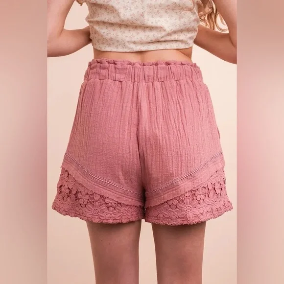 VERY J Lace Contrast Detail
Woven Shorts - Picture 2 of 6